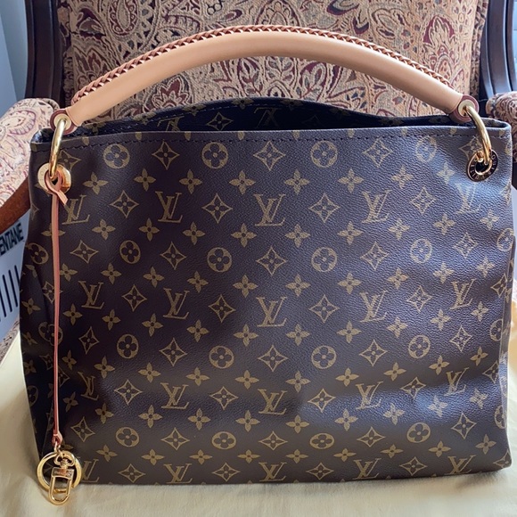 Is The Louis Vuitton Artsy Mm Discontinued